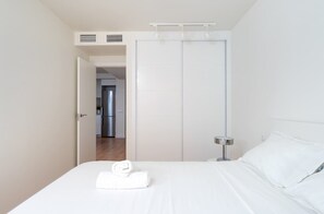 1 soverom, strykejern/-brett, wi-fi (inkludert) og sengetøy