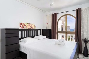 3 bedrooms, iron/ironing board, free WiFi, bed sheets - Family apt near beach by Costarentals - Ref 115 (Mijas)