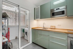 Fridge, microwave, oven, stovetop - Apt ideal location by Costarentals - Ref 138 (Fuengirola)