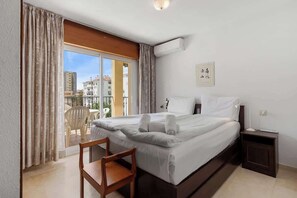 2 soverom, strykejern/-brett, reiseseng for barn og wi-fi (inkludert)