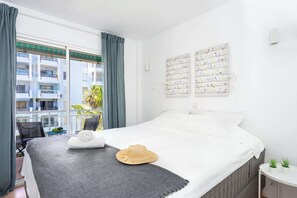 2 makuuhuonetta, silitysrauta/-lauta, ilmainen Wi-Fi, vuodevaatteet