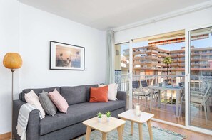 Smart TV, offices - Los Boliches seaview flat by Costarentals Ref 141 (Fuengirola)