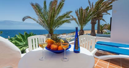 REYES Natur - Villa on the seafront