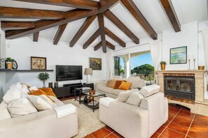 Smart-TV, peis og kontorer