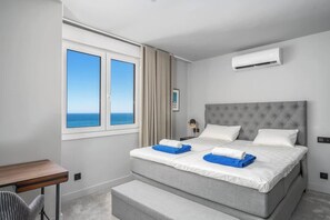 4 bedrooms, iron/ironing board, free WiFi, bed sheets