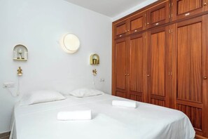 1 soverom, strykejern/-brett, wi-fi (inkludert) og sengetøy