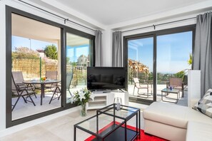 Smart TV, offices - Modern apt with pool by Costarentals - Ref 47 (Benalmádena)