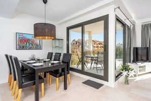 تناول الطعام