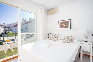 2 chambres, fer et planche à repasser, Wi-Fi gratuit, draps fournis