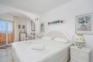 2 bedrooms, iron/ironing board, travel cot, free WiFi