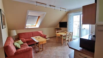 Smart TV, DVD player, livros, aparelho de som