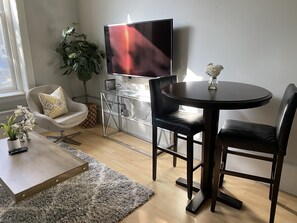 Dining - Tucked in Cultural Epicenter of the City in San Francisco (San Francisco)