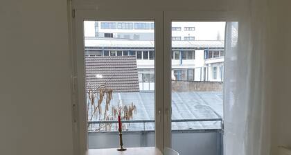 A large, comfortable double bed (1.40 m) completes the offer.