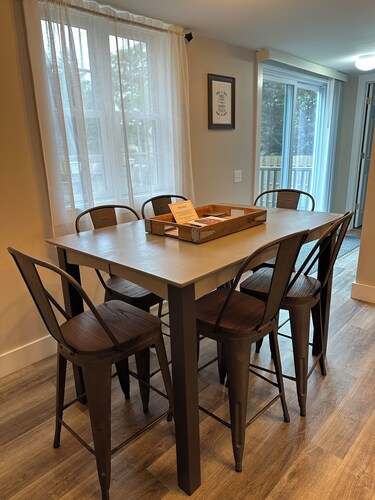 In the Heart of Three Oaks - Steps to Downtown