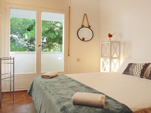 4 chambres, fer et planche à repasser, accès Internet, draps fournis