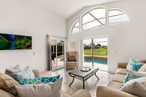 TV, video games, stereo - Gorgeous Getaway Minutes to Disney! Private Pool with Stunning View of Pond. (Kissimmee)