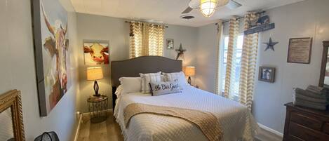 2 bedrooms, desk, iron/ironing board, free WiFi