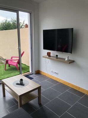 TV