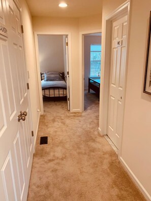 3 chambres, bureau, fer et planche à repasser, Wi-Fi gratuit