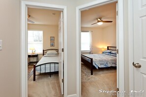 3 bedrooms, desk, iron/ironing board, free WiFi