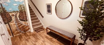 Modern Industrial, 12 min walk to Bridge St.