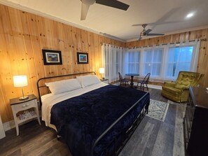 4 多间卧室、办公桌、熨斗/熨衣板、免费 WiFi