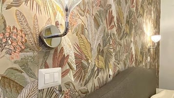 City Double Room Single Use | Free WiFi, bed sheets