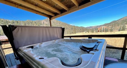 Amazing views for families with hot tub, fire pit, griddle, & more!