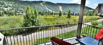 Pet Friendly End Unit! On River Trail. Walk to Festivals, Dining, Activities