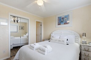 2 soverom, strykejern/-brett, reiseseng for barn og wi-fi