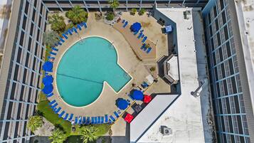 Innenpool, Außenpool