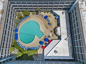 Innendørsbasseng og utendørsbasseng