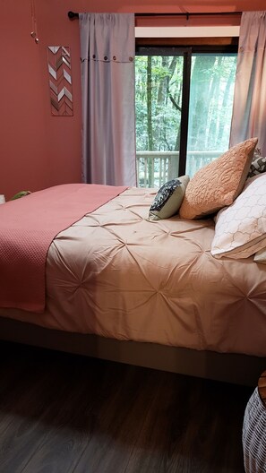 2 bedrooms, iron/ironing board, free WiFi, bed sheets - Sky Valley Mountain Cabin (Sky Valley)