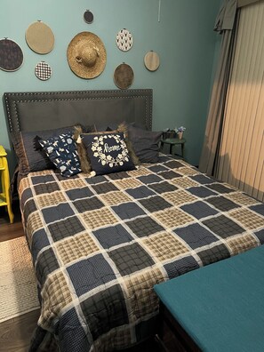 2 dormitorios, tabla de planchar con plancha, wifi gratis y ropa de cama