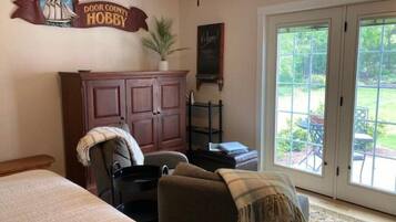 1 soverom, skrivebord, wi-fi (inkludert) og sengetøy