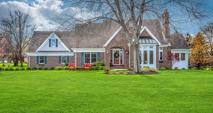 Beautiful country home (3800 sq ft) on 4 acres with river frontage - 10 beds!