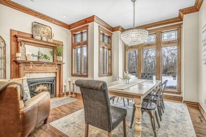 Beautiful country home (3800 sq ft) on 4 acres with river frontage - 10 beds!