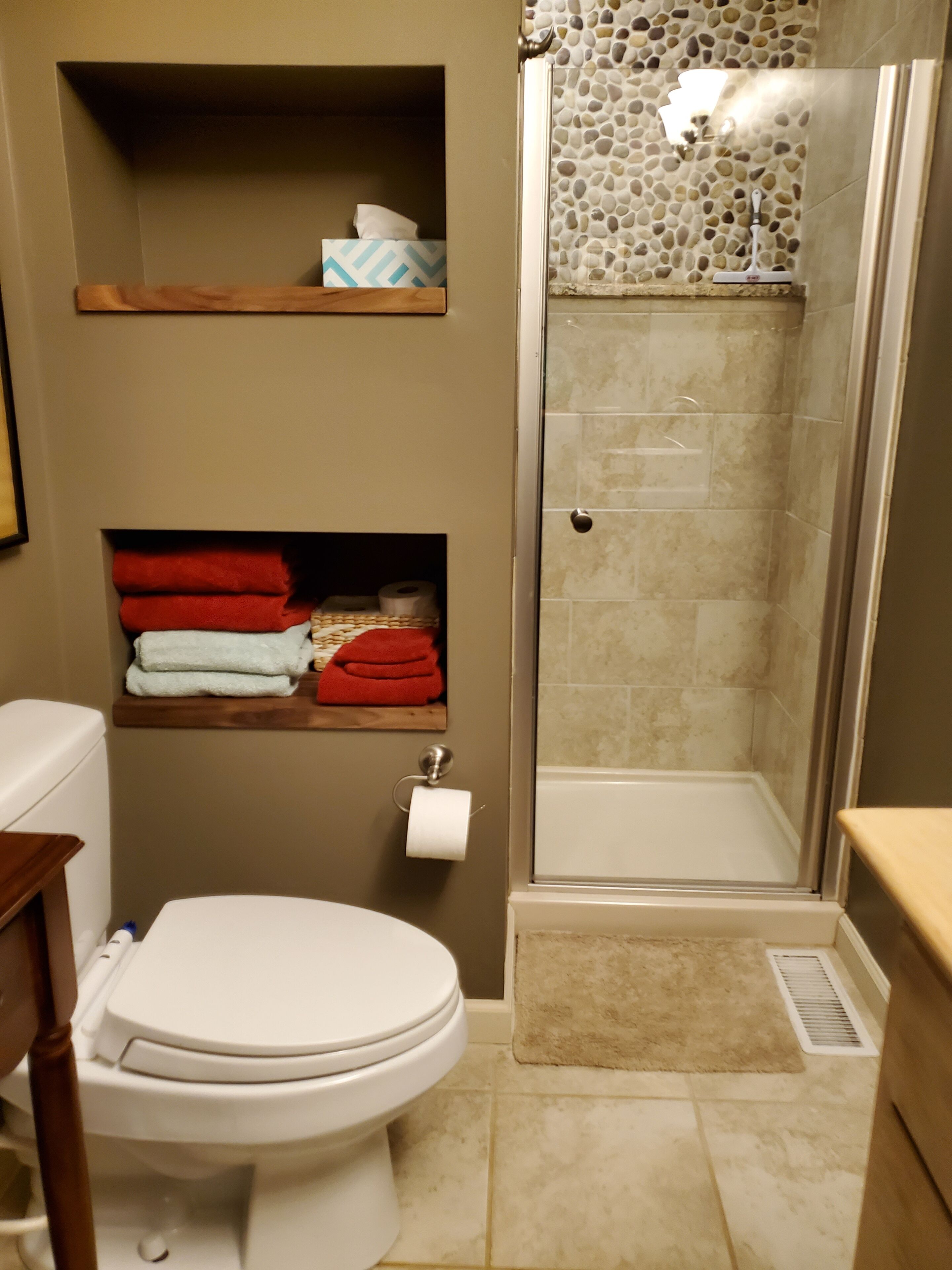 淋浴设施、吹风机、毛巾、肥皂