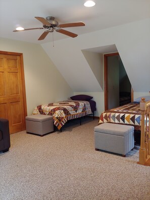 4 bedrooms, WiFi, bed sheets