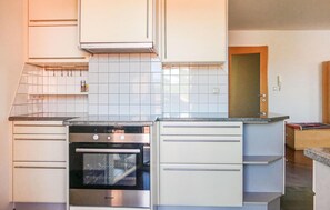 Kühlschrank, Ofen, Herdplatte, Geschirrspüler
