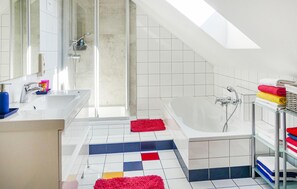 Bathtub