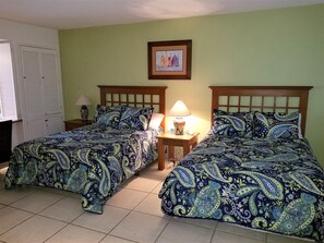 1 quarto, cofres nos quartos, ferros/tábuas de passar roupa, Wi-Fi