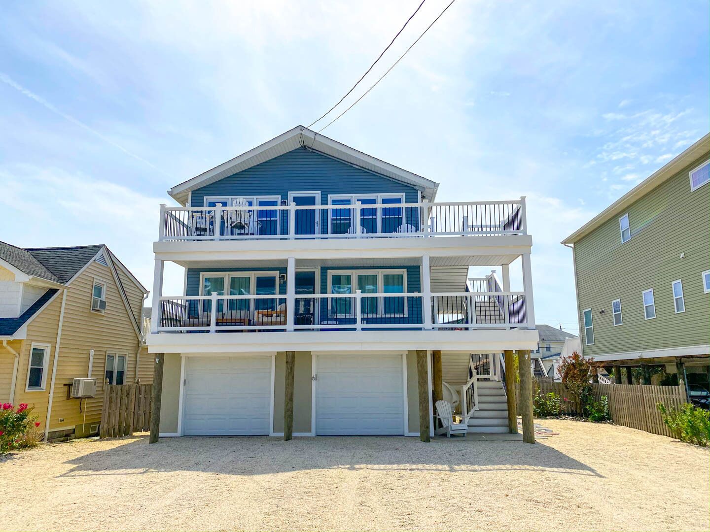 RENOVATED Top Floor, Ocean Block  3BR, 1BA Condo! Steps to Beach! (Opt. Hot Tub)