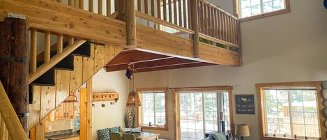 Smart TV, chimenea, videojuegos, reproductor de DVD