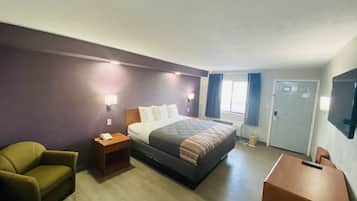 Quarto solteiro, para não fumantes | Quartos à prova de som, ferros/tábuas de passar roupa, Wi-Fi de cortesia