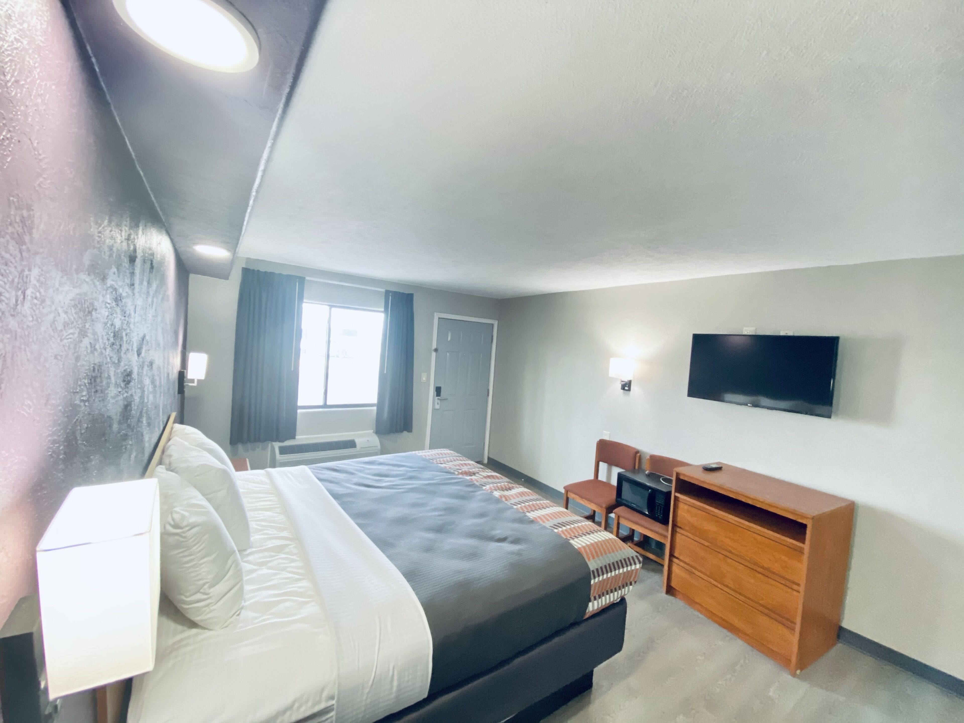 Soundproofing, iron/ironing board, free WiFi