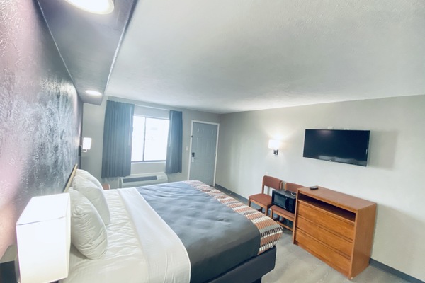 Soundproofing, iron/ironing board, free WiFi