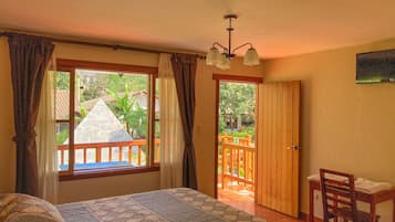 Comfort Room | Gebar bulu kapas, meja, ruang kerja komputer riba