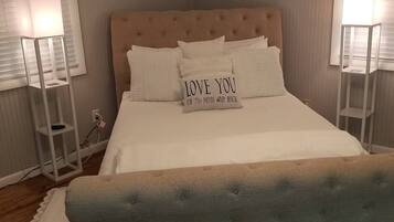 1 bedroom, free WiFi, bed sheets