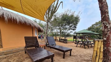 Free buffet breakfast on weekends